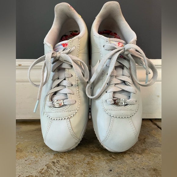 Classic Cortez 'Pure Platinum' - Size 7 - Picture 3 of 10
